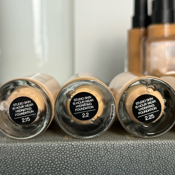 SMASHBOX - STUDIO SKIN 24 HOUR HYDRA FOUNDATION. MANY SHADES AVAIL - Picture 3 of 9
